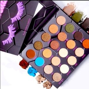 ✨5/$30✨ BEEBEAUTY London Barbarella Eyeshadow Palette ➰